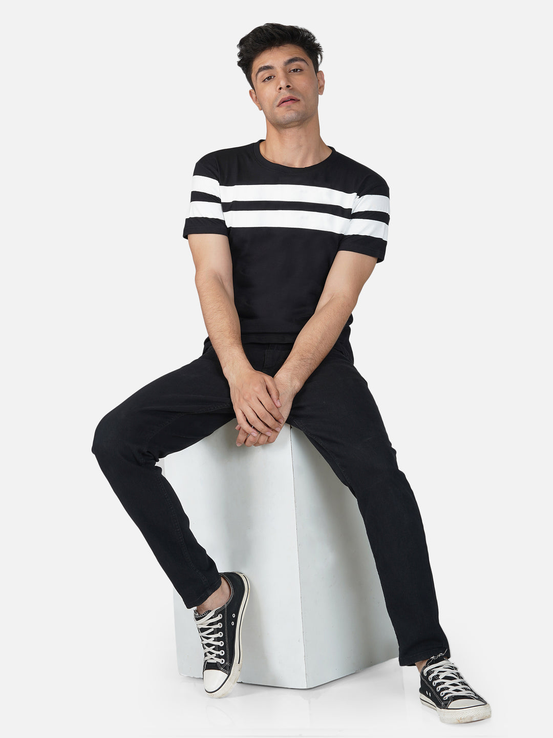 black crewneck stripes tshirt